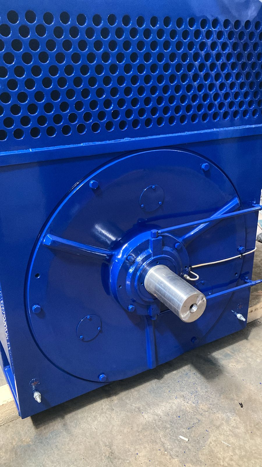 Поставка мотора ДАЗО4-450X-10У1 IP54 Для Интер Рао в кратчайшие сроки